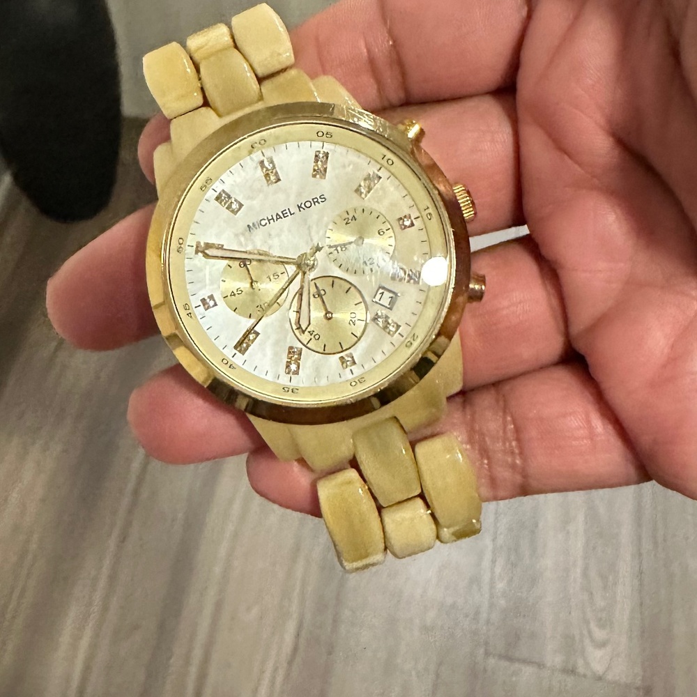 MK watch